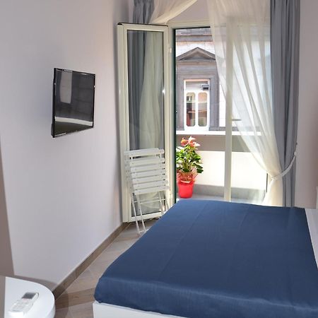 B&B Federico II Наполи Екстериор снимка