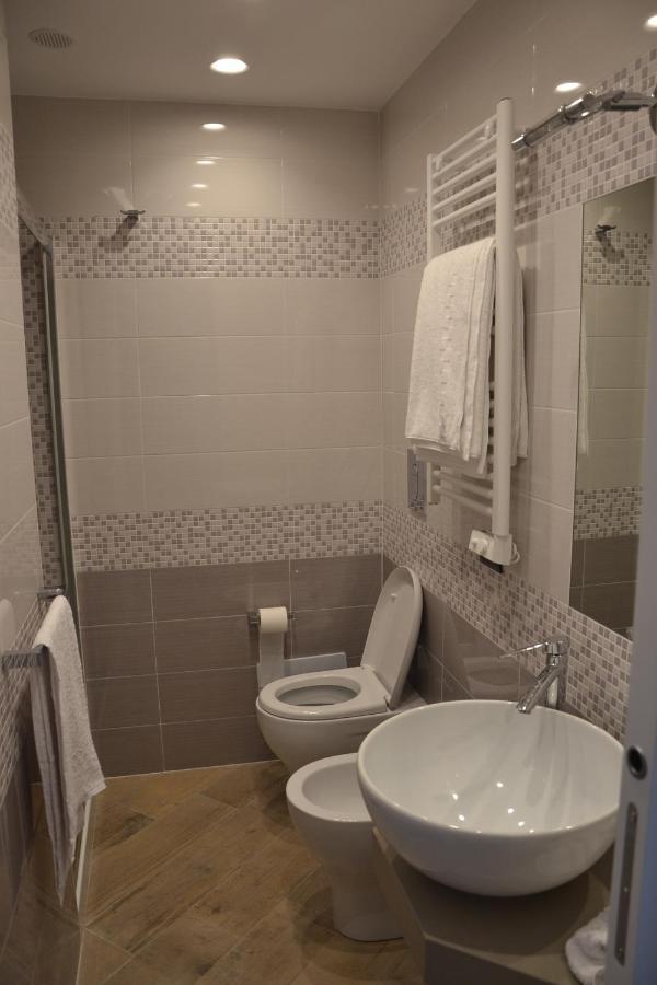 B&B Federico II Наполи Екстериор снимка