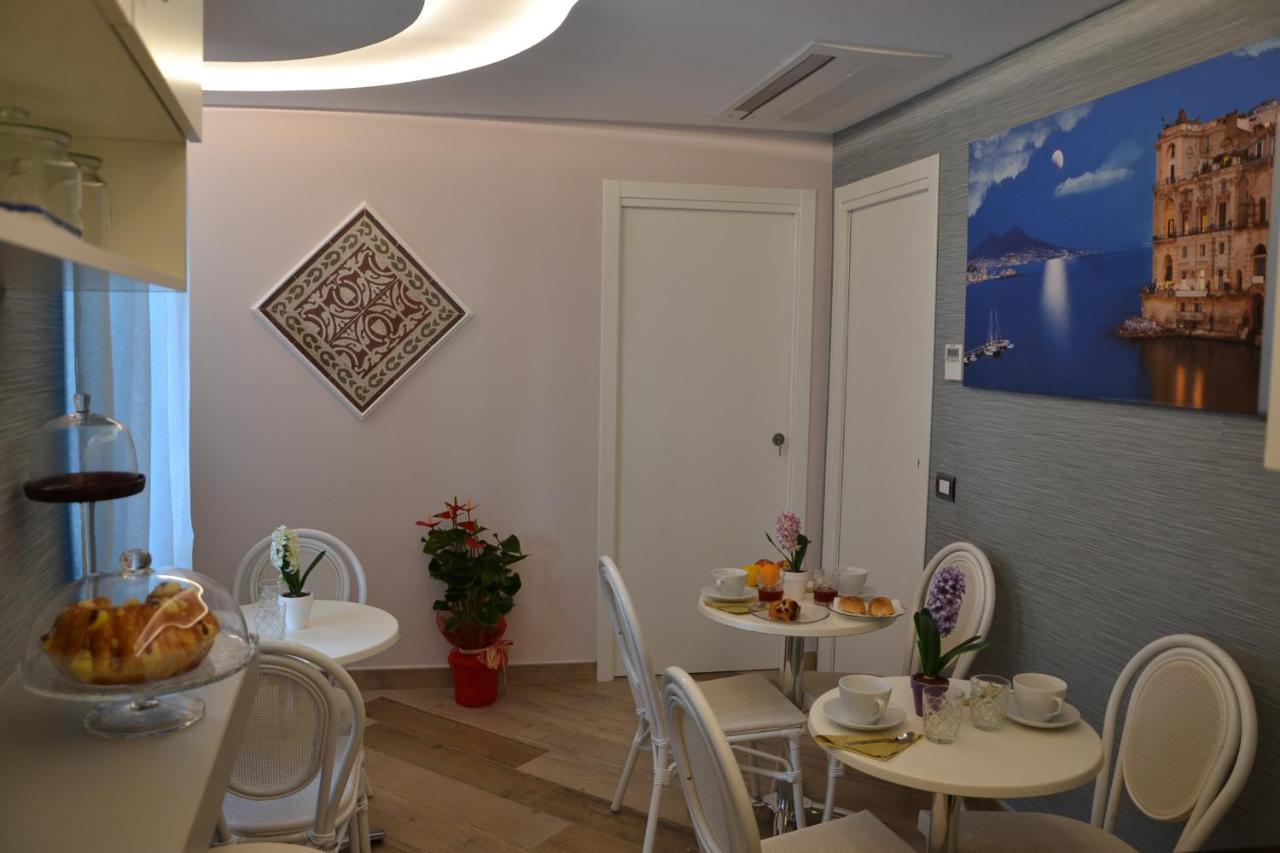 B&B Federico II Наполи Екстериор снимка