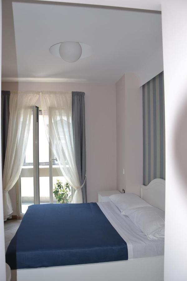 B&B Federico II Наполи Екстериор снимка