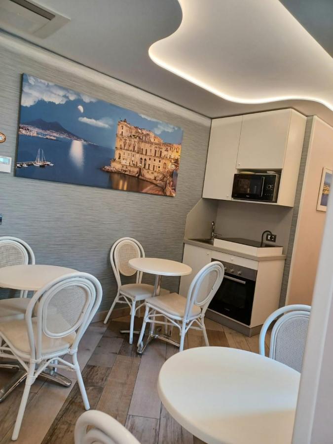 B&B Federico II Наполи Екстериор снимка