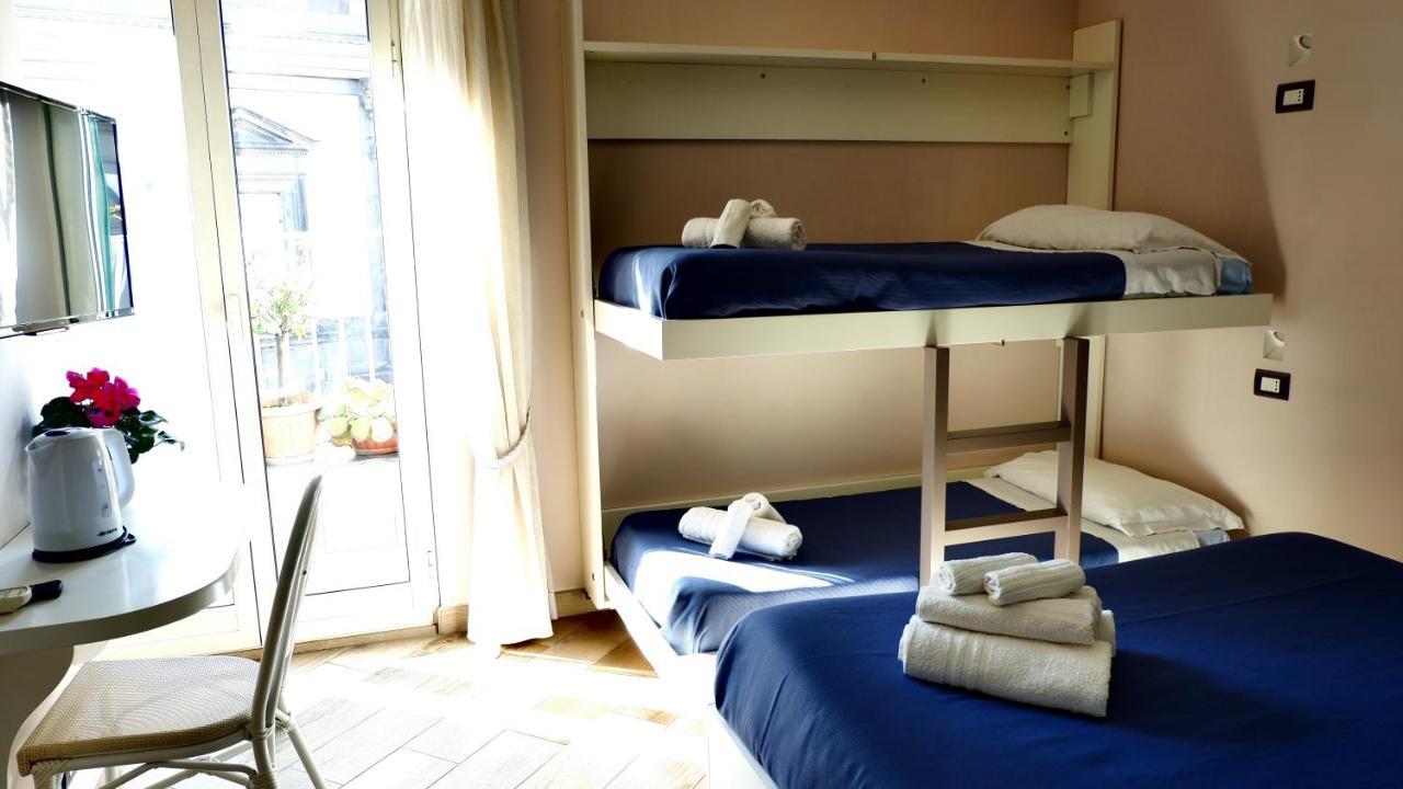 B&B Federico II Наполи Екстериор снимка